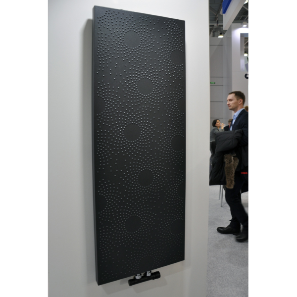 Дизайнерский панельный радиатор с рельефной текстурой Varmann Solido Dots SD 1800.530